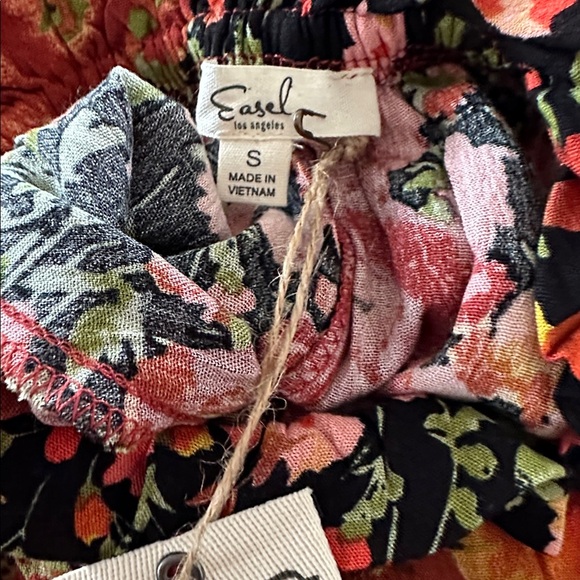 Easel Floral Midi Dress in dark orange/blk/green and a bit of gold. - Picture 7 of 8